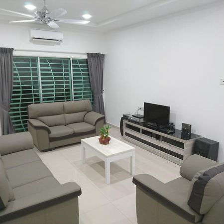 Comfortable Homestay Raub Buitenkant foto